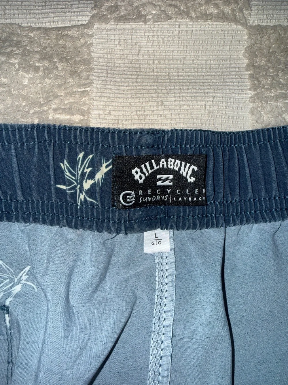 Billabong Men's Navy Palm-Print Swim Shorts size L
